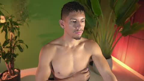 Snapshot of aaronfox_ chatting on 04.07.26 AARON online show from 04.07.26