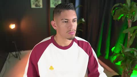 Snapshot of aaronfox_ chatting on 04.09.26 AARON online show from 04.09.26