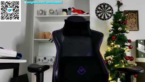 Aaron  online show from 12.21.25