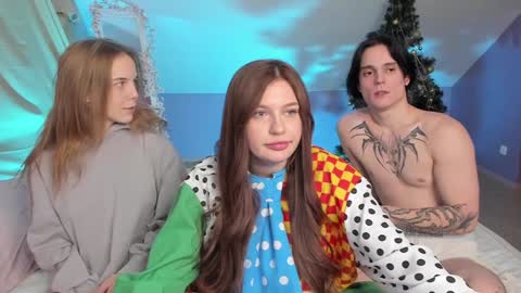 Snapshot of aataraxx chatting on 12.15.24 Fiona and Harry online show from 12.15.24