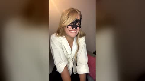 Luna Maria online show from 04.09.26