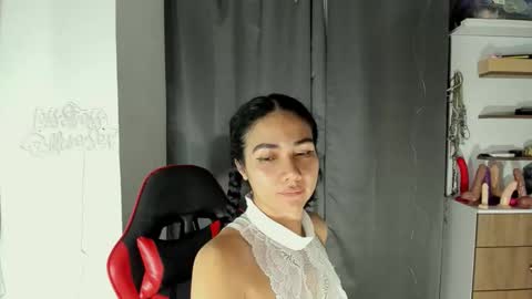 Snapshot of abbi_moon chatting on 04.30.26 Martina online show from 04.30.26