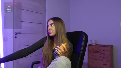 ABBY LAKER online show from 09.18.25