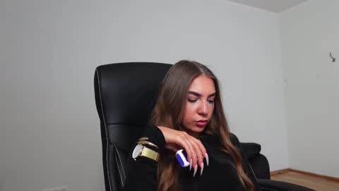 ABBY LAKER online show from 10.21.25