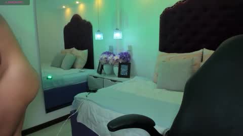 Abby Roux online show from 10.03.25