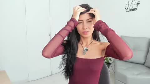 Laura  online show from 04.26.26