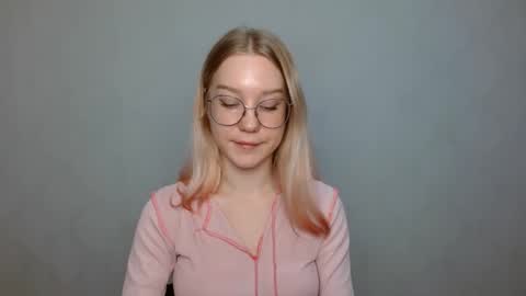 Snapshot of abbymoore__ chatting on 01.19.25 Abby Lovense is active online show from 01.19.25