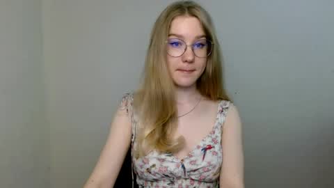 Snapshot of abbymoore__ chatting on 06.09.26 Abby Lovense is active online show from 06.09.26
