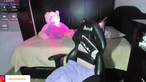 Snapshot of abbyxlee chatting on 03.06.25     online show from 03.06.25