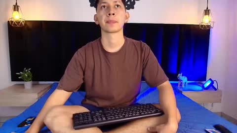 Snapshot of abeel_ordaz chatting on 11.24.25 Abel Ordaz online show from 11.24.25