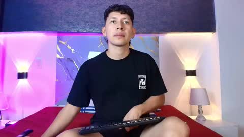 Snapshot of abeel_ordaz chatting on 11.25.25 Abel Ordaz online show from 11.25.25