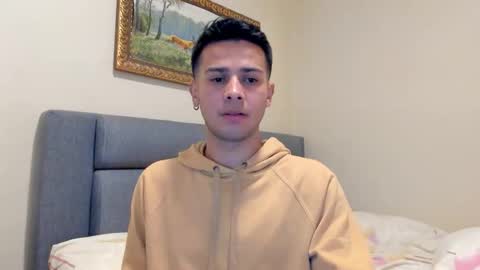 Independence model AbelAsburgo online show from 09.16.25