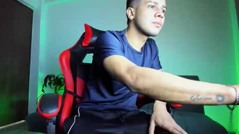 Independence model AbelAsburgo online show from 02.28.26