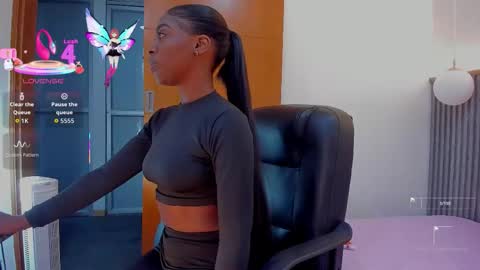 Snapshot of abigail_montoya chatting on 09.29.25 Abigail online show from 09.29.25