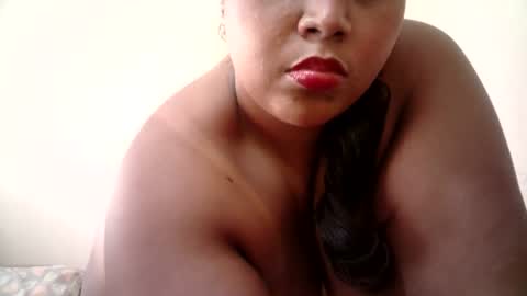 Snapshot of abril__ass chatting on 05.08.26 abril__ass online show from 05.08.26