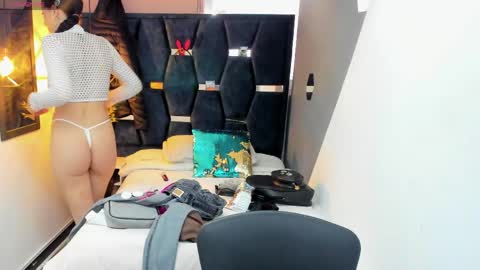 Snapshot of abril_fox__ chatting on 04.15.26 Abril Fox online show from 04.15.26