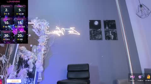 Snapshot of abril_ricci chatting on 12.22.24 Abril  online show from 12.22.24