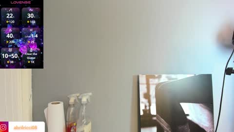 Snapshot of abril_ricci chatting on 01.15.25 Abril  online show from 01.15.25