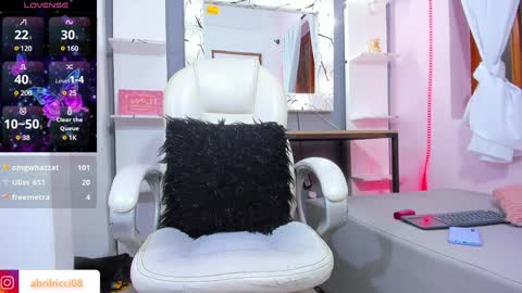 Snapshot of abril_ricci chatting on 02.04.25 Abril  online show from 02.04.25