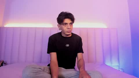 Abril and Julian online show from 05.11.26