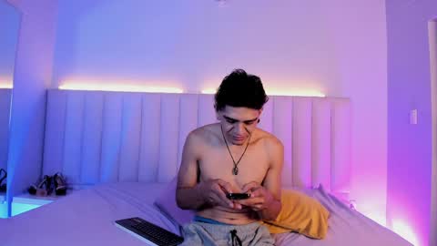 Abril and Julian online show from 06.02.26