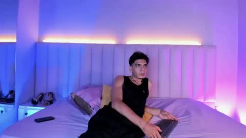 Abril and Julian online show from 06.03.26