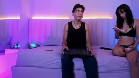 Abril and Julian online show from 06.24.26