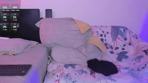 centric independent model   online show from 11.15.25