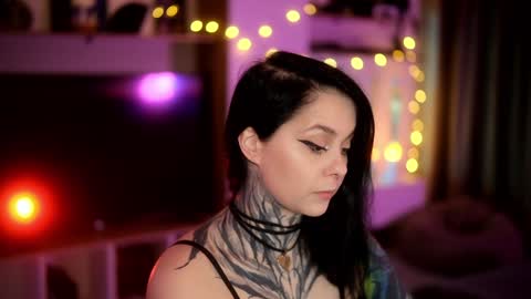 Snapshot of acid_pie chatting on 02.05.25 acid_pie online show from 02.05.25