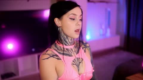 Snapshot of acid_pie chatting on 10.31.25 acid_pie online show from 10.31.25