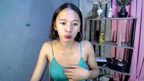 Snapshot of acyl_quixx chatting on 02.04.25 acyl_quixx online show from 02.04.25