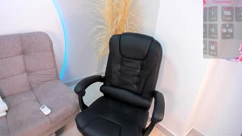    online show from 09.15.25