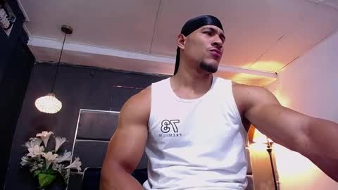 adam_fit19cm online show from 02.11.26