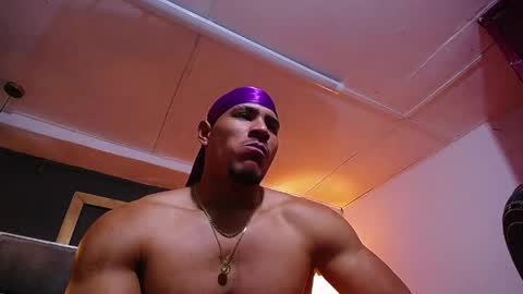 adam_fit19cm online show from 05.01.26