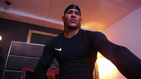 adam_fit19cm online show from 05.06.26