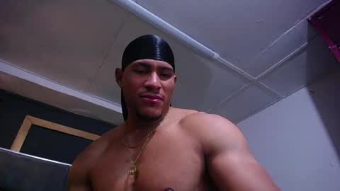 adam_fit19cm online show from 06.03.26