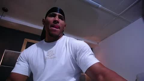 adam_fit19cm online show from 06.04.26