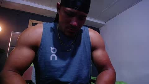 adam_fit19cm online show from 06.05.26