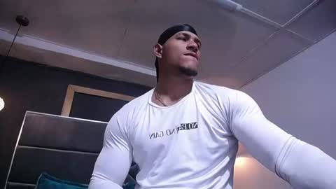 adam_fit19cm online show from 07.03.26