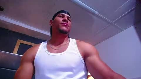 adam_fit19cm online show from 07.09.26