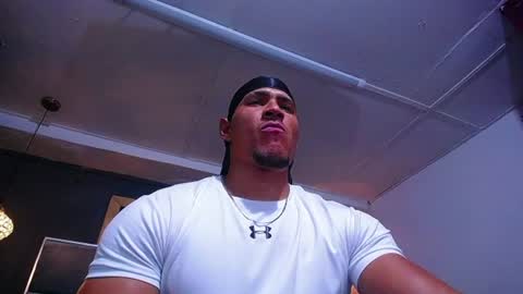 adam_fit19cm online show from 07.10.26
