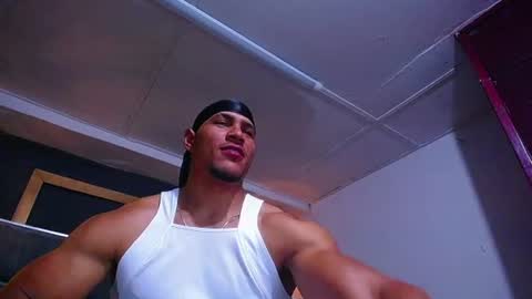 adam_fit19cm online show from 07.10.26