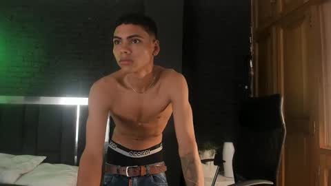 Snapshot of adam_piarse chatting on 03.09.25 adam_piarse online show from 03.09.25