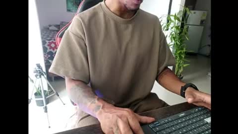 Adam Valencia online show from 06.25.26
