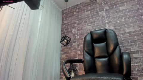 Snapshot of adamcoox chatting on 12.04.24 Adam online show from 12.04.24