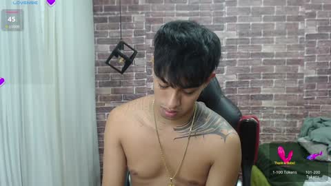 Snapshot of adamcoox chatting on 02.07.25 Adam online show from 02.07.25