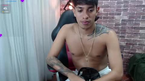 Snapshot of adamcoox chatting on 02.11.25 Adam online show from 02.11.25