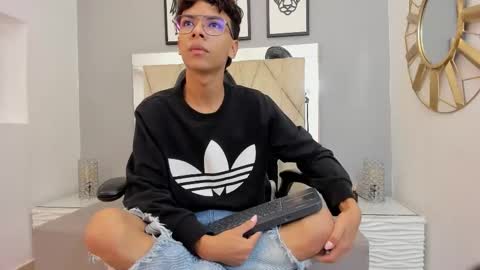 Adams Bobby online show from 12.04.25