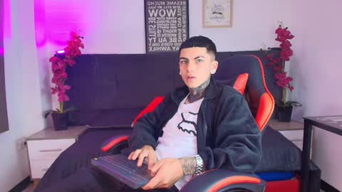 AdamsWalkerr  online show from 03.03.26