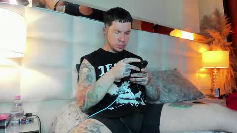 Snapshot of adamtatts chatting on 11.04.25 Adam online show from 11.04.25